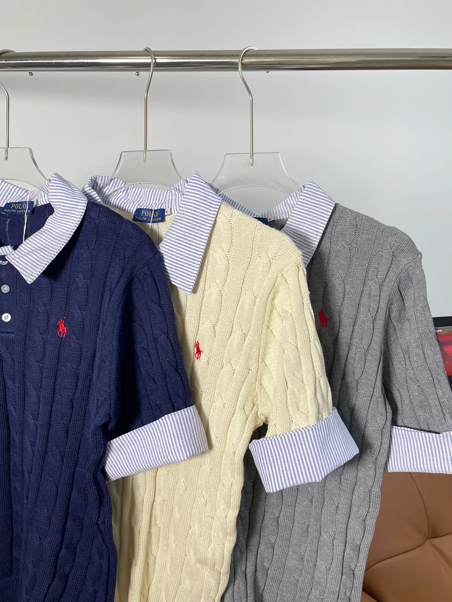 125 Ralph Lauren ：Navy Blue Light Gray Size：M-3XL Size：M-3XL M 70-80 155-160 L 80-100 160-170 XL 100-135 170-175 XXL 135-160 175-180 XXXL 160-185 180-190
